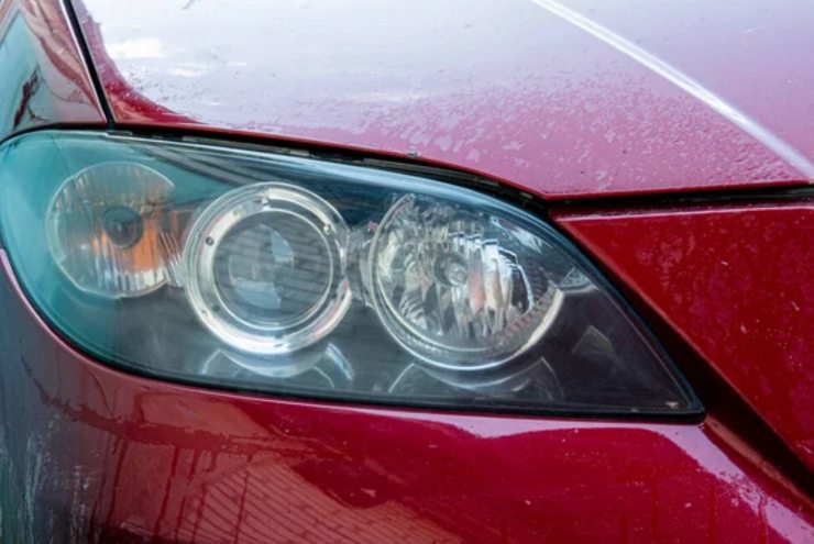 Auto rossa (Depositphotos foto) - www.rally.it