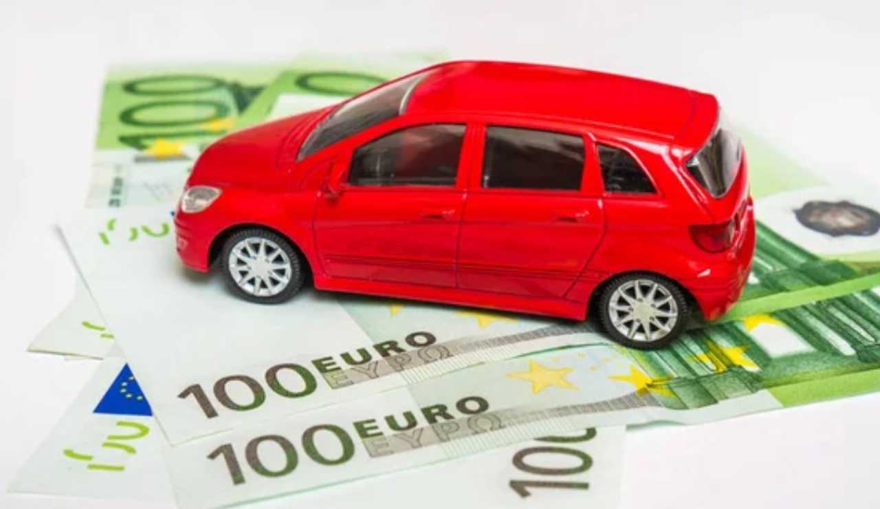 Soldi e auto (Depositphotos foto) - www.rally.it