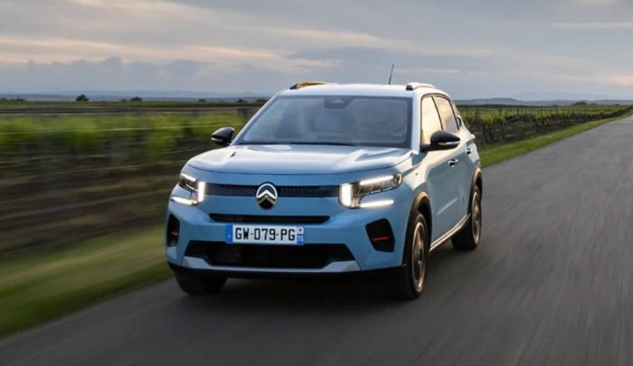 Citroen C3 ibrida (Stellantis Media foto) - www.rally.it