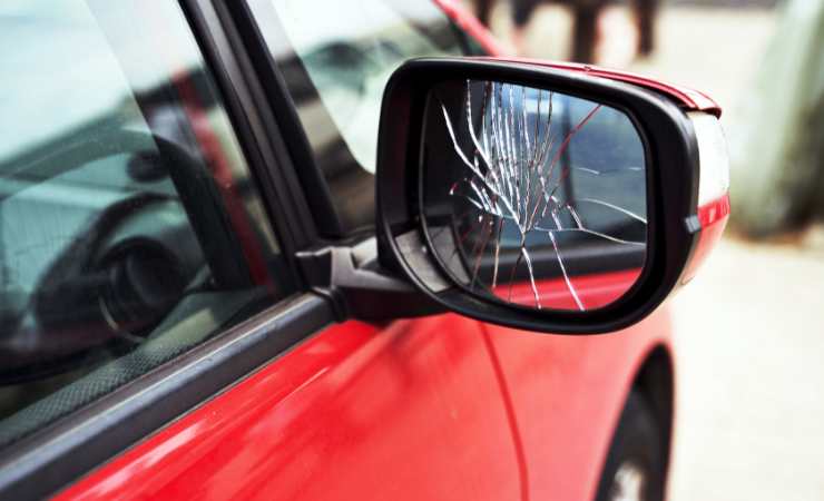 Specchietto rotto