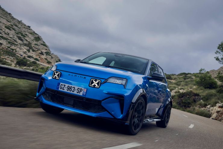 Alpine auto elettrica