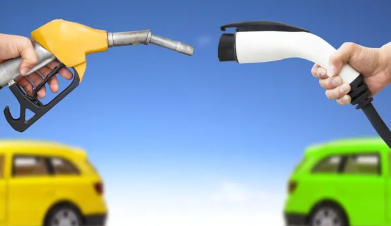 Auto e rifornimenti (Depositphotos foto) - www.rally.it