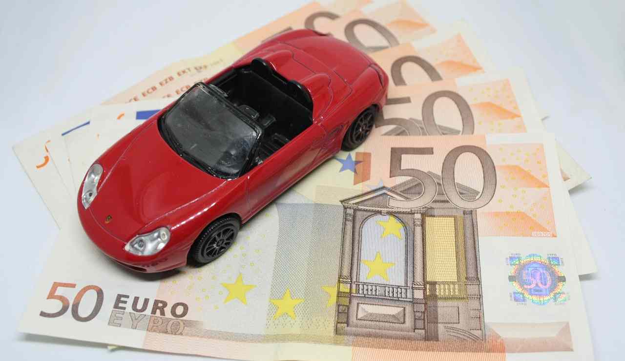 Bollo auto (Pixabay foto) - www.rally.it