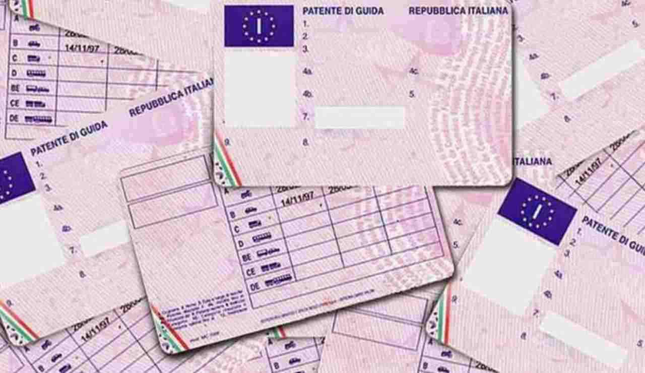 Patente (Ministero delle Infrastrutture e dei Trasporti foto) - www.rally.it