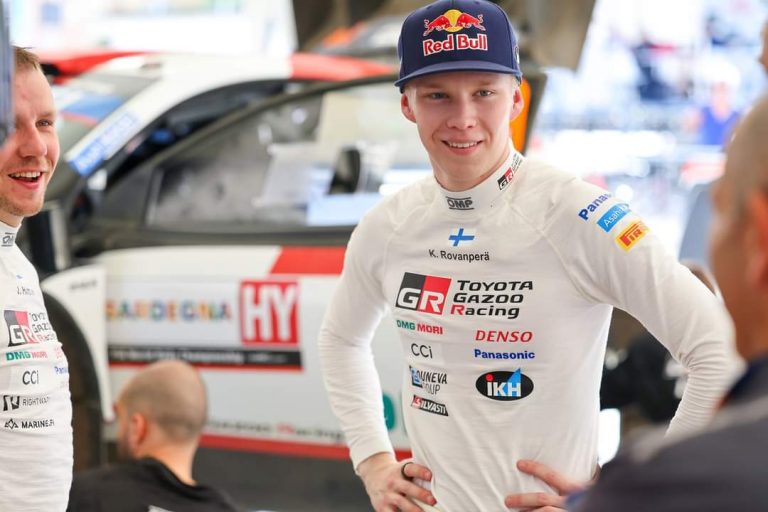 Rovanpera festeggia il titolo WRC a Rallylegend