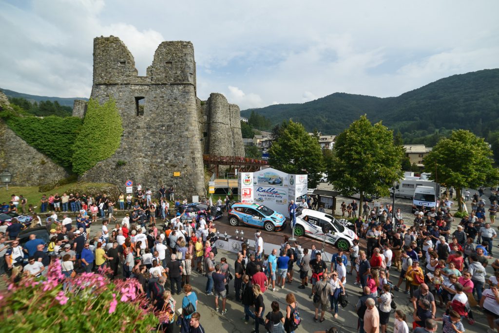 104 equipaggi al Rally della Lanterna