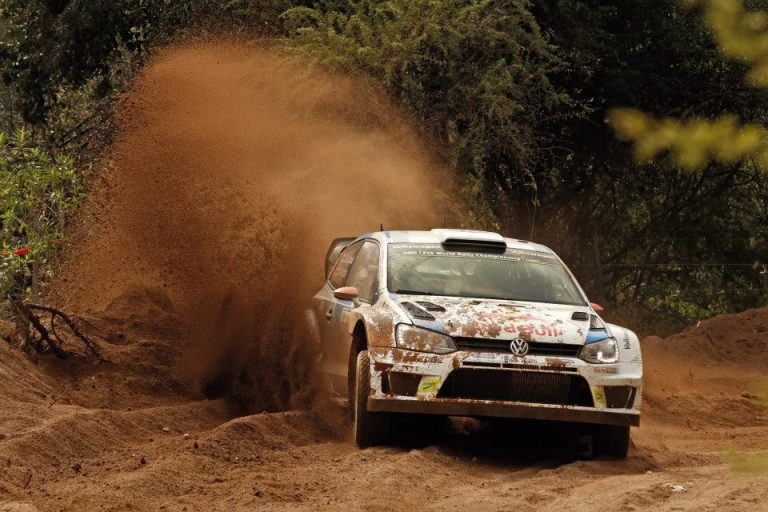 Argentina, PS6: Miglior tempo per Mikkelsen, Nuovi problemi al motore per Sordo