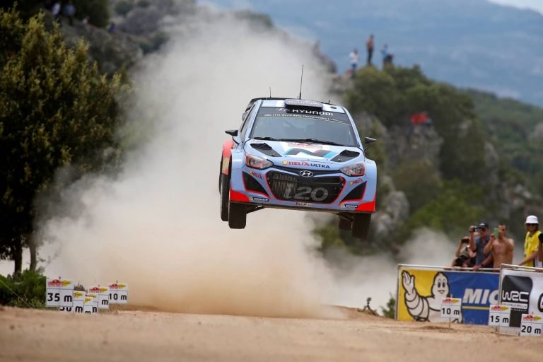 Sardegna WRC, Dopo PS13: Ogier si lancia sulla vetta, Problemi rallentano Latvala e Mikkelsen