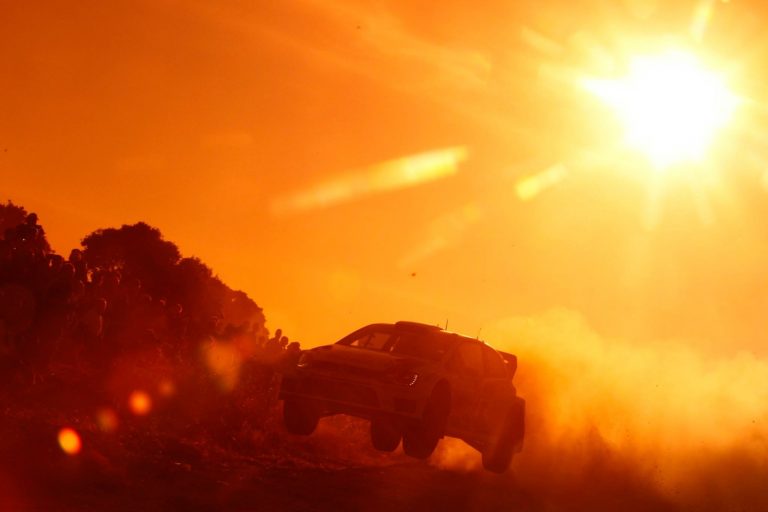 Sardegna: Vittoria sul velluto per Ogier, Ostberg mantiene la seconda piazza. Terzo Latvala