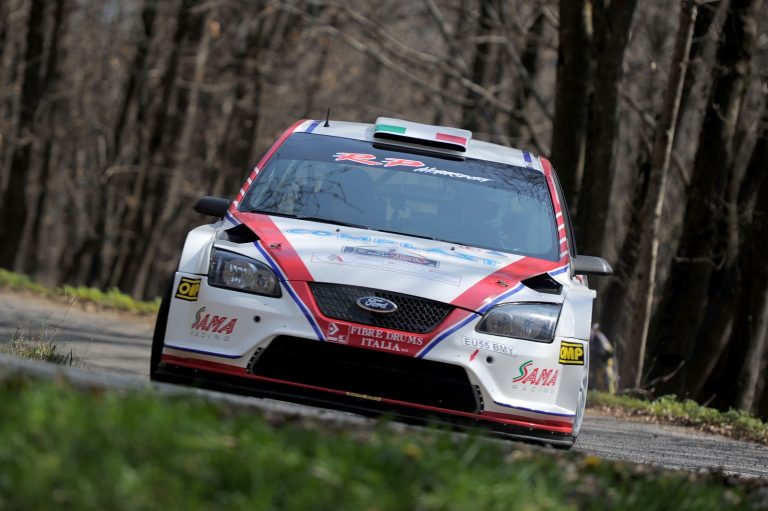 1000 Miglia, Dopo PS4: Pedersoli prende il comando, Ottima gara per Marco Signor