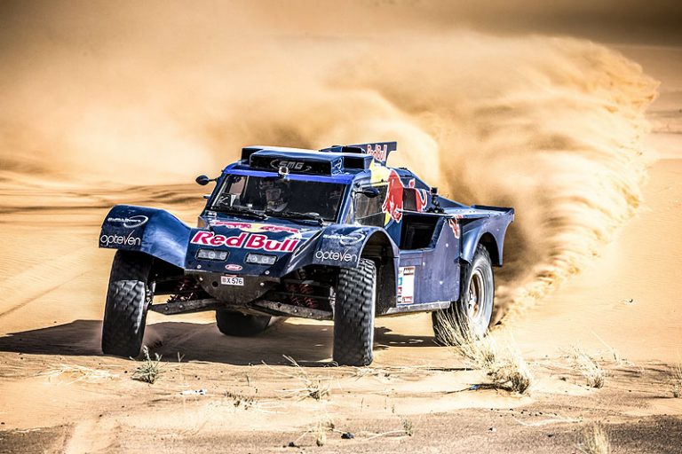 Dakar, 4^ tappa: Sainz prende le redini fra disarcionamenti e imprevisti