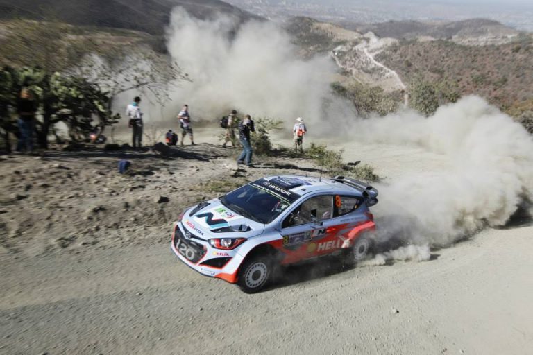 Messico, PS1: Ogier segna il primo miglior tempo, Piccolo stop in prova per la i20 WRC di Atkinson