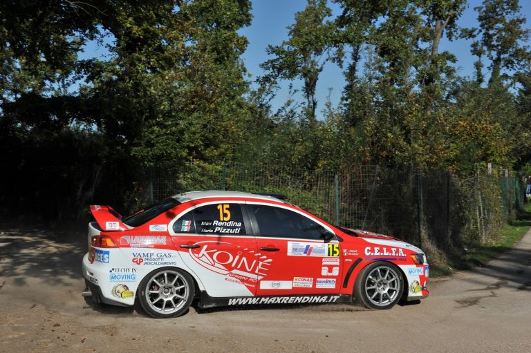 Max Rendina imbandisce un programma nel WRC-2 con una Lancer Evo X N4