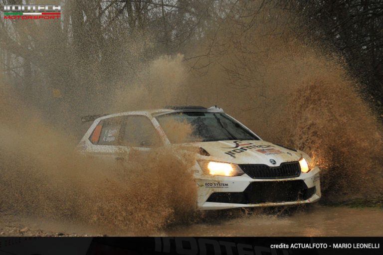 Pioggia e fango non spengono la gioia di Scettri