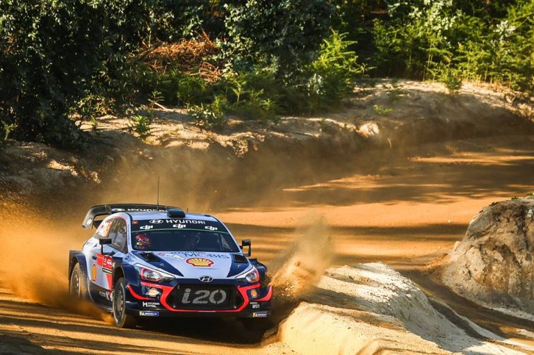 Rally di Portogallo d’altri tempi! Neuville Leader ma quanti ritiri!