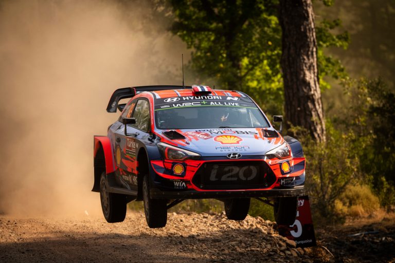 WRC, Andreas Mikkelsen scatta al Rally di Turchia