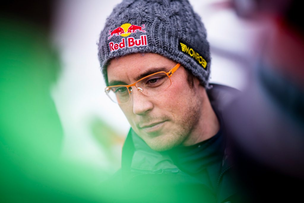 Neuville critico sulle nuove WRC 2022: “Una m***a”