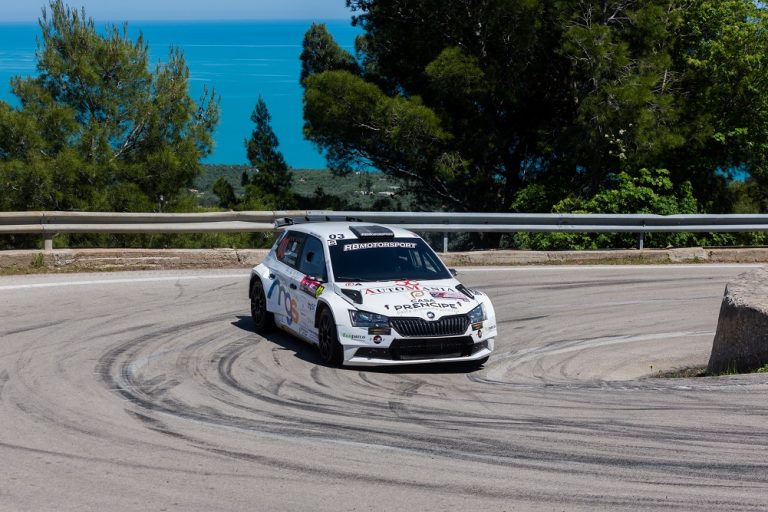 LA CARICA DEI 52 AL VIA DEL 3° RALLY COSTA DEL GARGANO