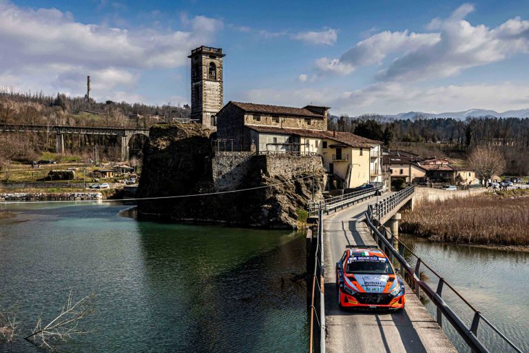 Debutto con podio per la Hyundai i20 Rally2 al Rally del Ciocco con Basso e Granai