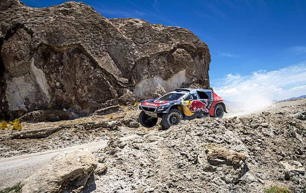 Dakar, 7^ tappa: Sainz vince e si avvicina, Loeb risale in testa