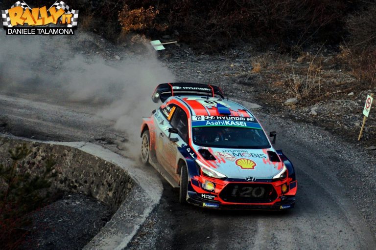 Hyundai punta al podio nel Rally di Svezia