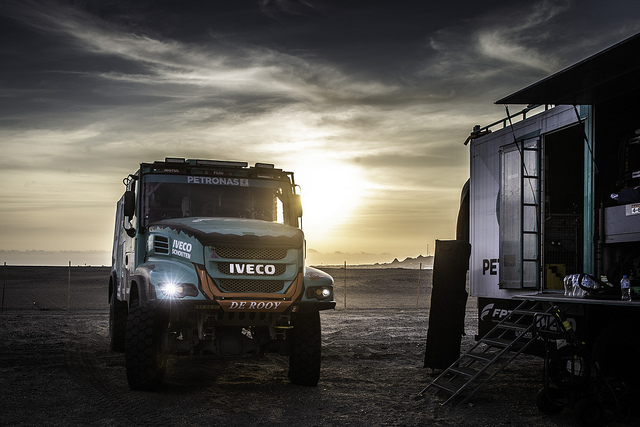 Dakar 2021 – Il Team de Rooy Iveco si ferma