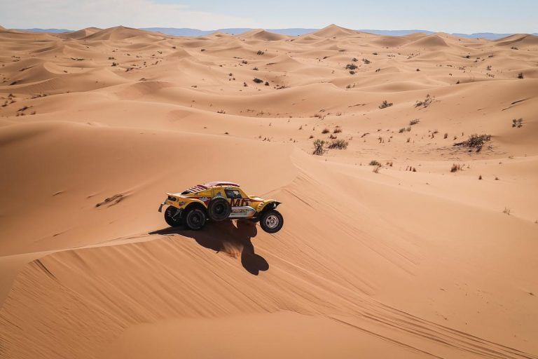 Africa Eco Race, 4° tappa – Botturi ancora in testa, Laure vola sul Buggy Optimus