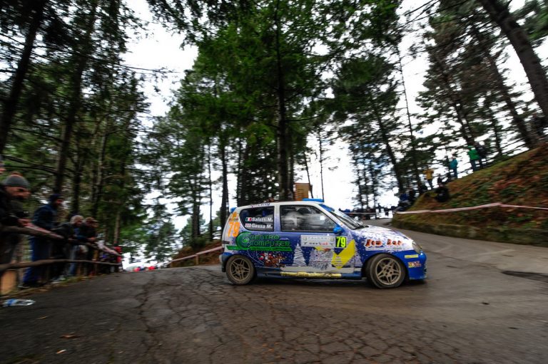 Al Ciocchetto la Fiat 600 Sporting vince il premio di vettura più Natalizia