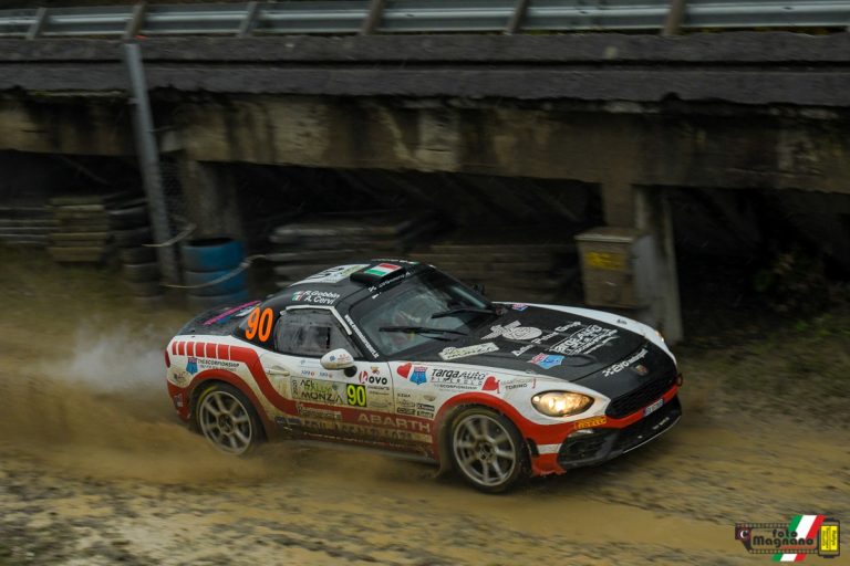 Roberto Gobbin esce sorridente dall’ACI Rally Monza