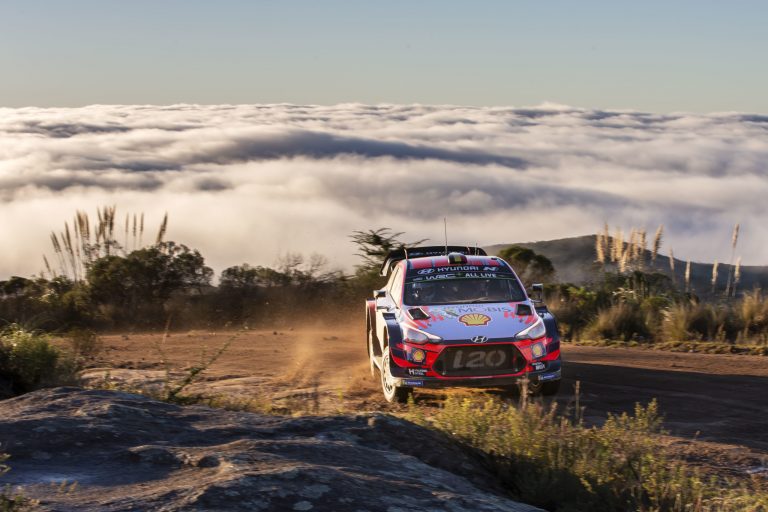 Thierry Neuville e Hyundai dominano in Argentina