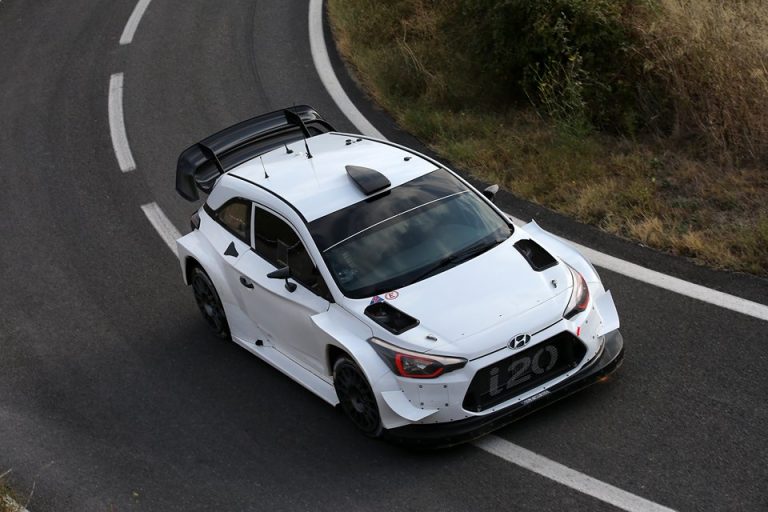 Neuville già al lavoro per il 2019, contatto Loeb-Hyundai