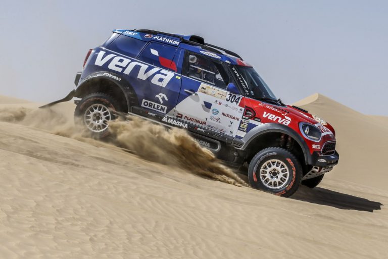 Kuba Przygonski vince il Dubai Baja International sulla Mini del team X-Raid