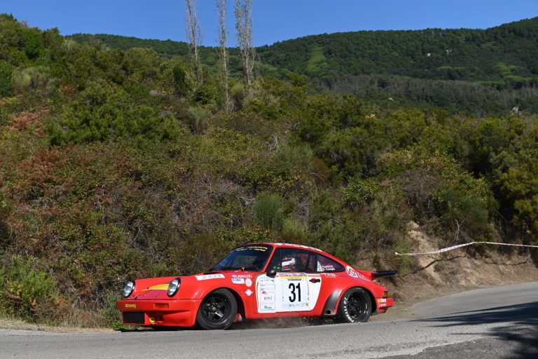 RALLYE ELBA STORICO, PRIMA TAPPA IN MANO A LOMBARDO-CONSIGLIO 