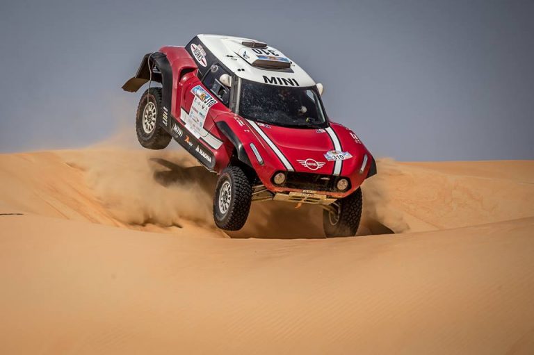 Mini vola con Luc Alphand ma Prokop rimane saldamente in testa ad Abu Dhabi