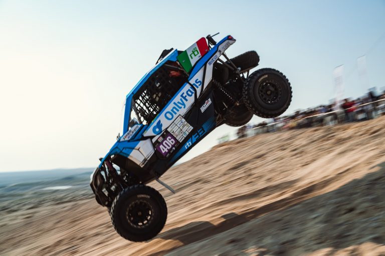 Rebecca Busi prima italiana all’Abu Dhabi Desert Challenge
