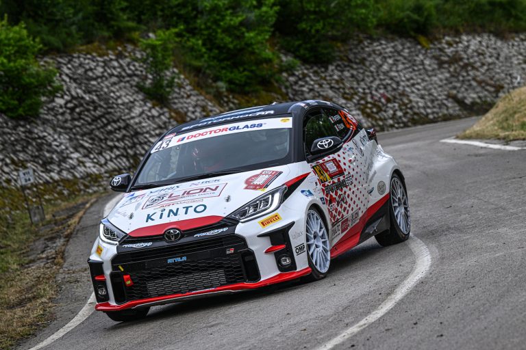 A THOMAS PAPERINI IL PRIMO ROUND DELLA GR YARIS RALLY CUP