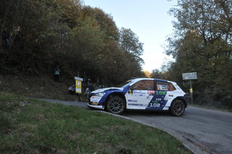 CORRADO PINZANO E ROBERTA PASSONE VINCONO LA RONDE DEL GOMITOLO DI LANA