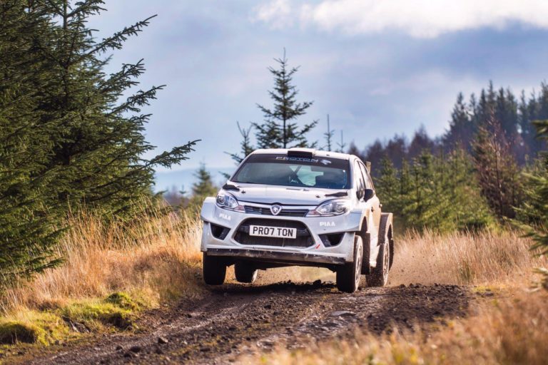 Non c’è due senza tre per la Iriz: la Proton di Mellors si impone anche nel Cambrian Rally
