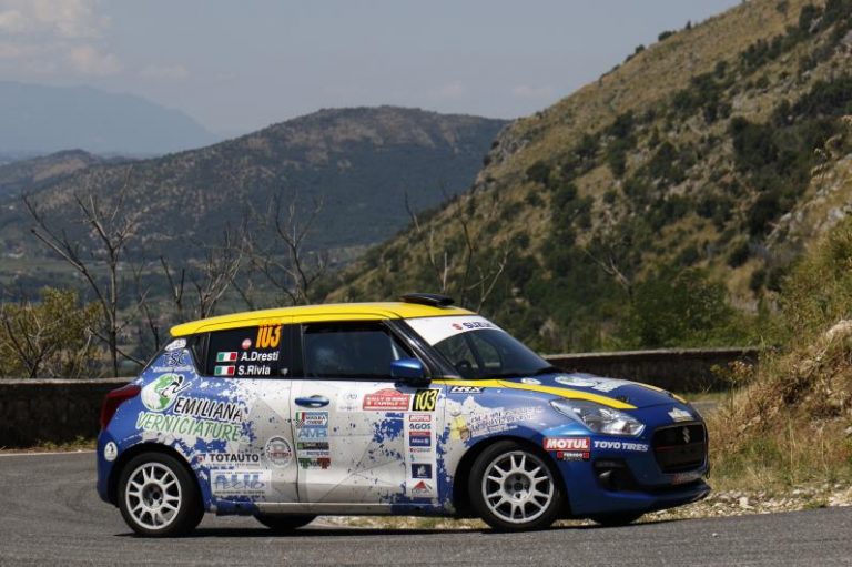Simone Rivia nella Suzuki Rally Cup