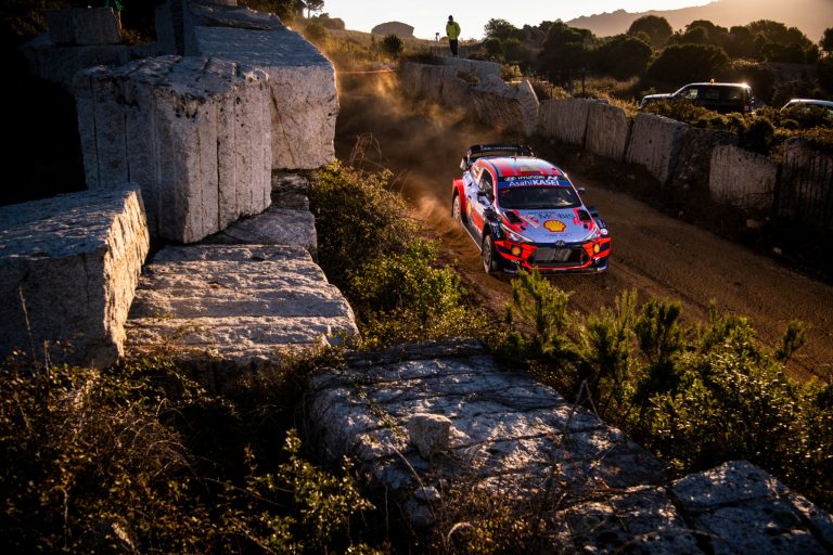 WRC: Dani Sordo comanda il Rally Italia Sardegna