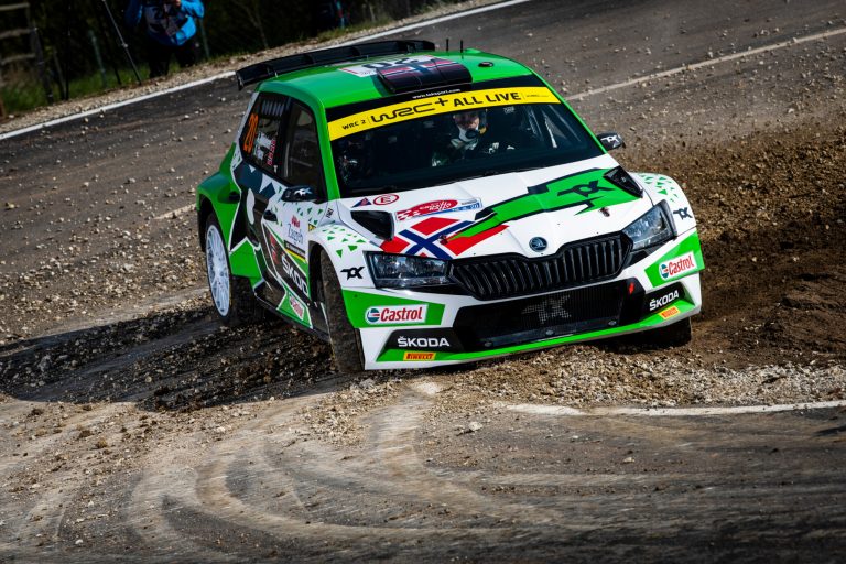 Ypres Rally: che lotta nel WRC2