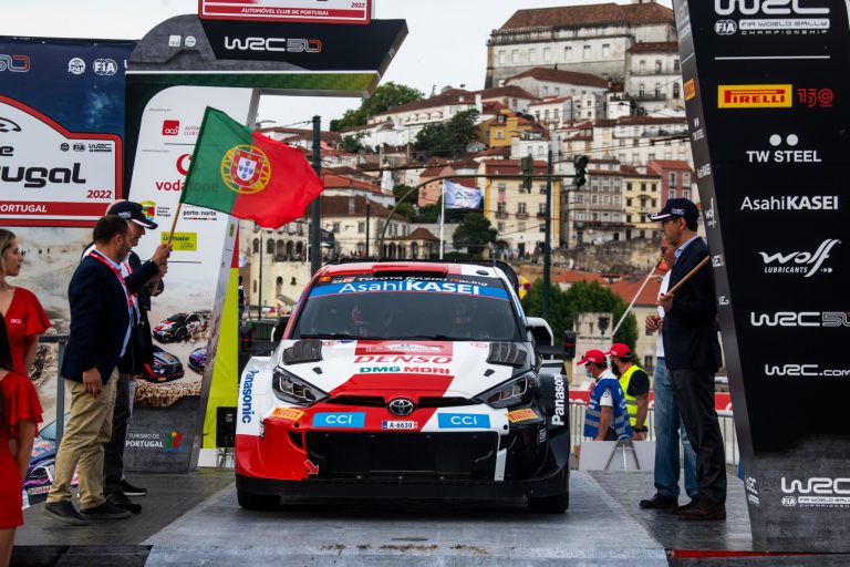 Elfyn Evans comanda il Rally del Portogallo