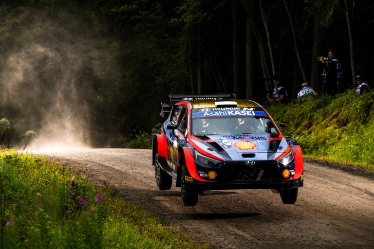 WRC: Tanak-Rovanpera, sfida totale in Finlandia