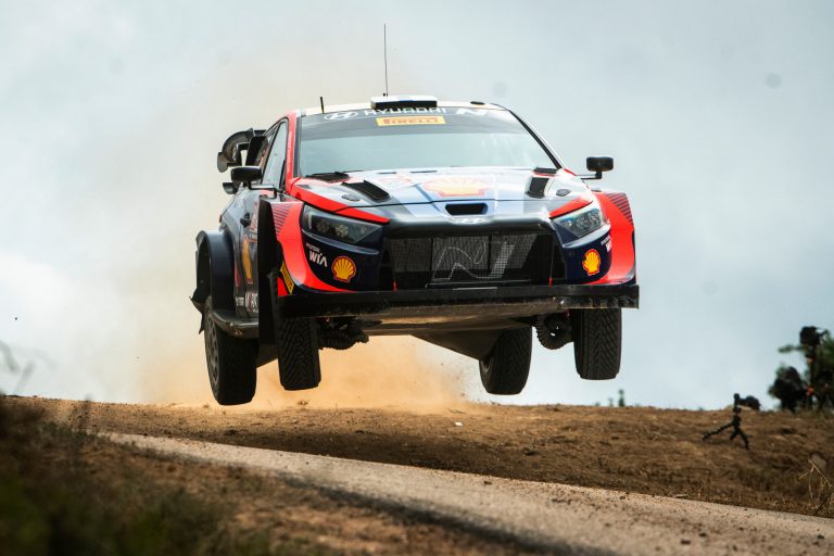 WRC Sardegna: Lappi-Ogier, questione di…decimo
