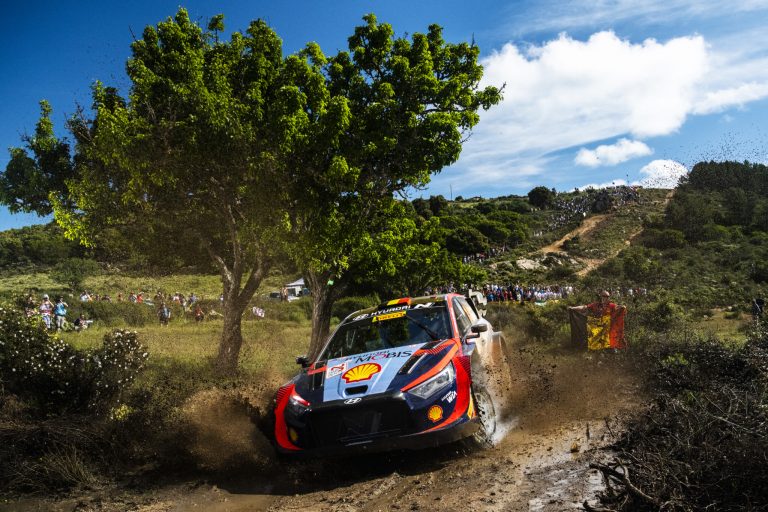 WRC Sardegna: Neuville fa sua la 2^ tappa dopo una gran lotta