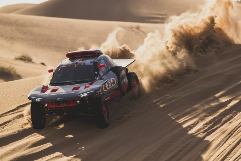 Dakar 2024 – Tappa 6 (48h): Sainz si riprende la vetta, Loeb tenta la rimonta!