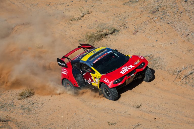 Dakar 2024 – Tappa 9: Loeb ci riprova, Sainz si difende