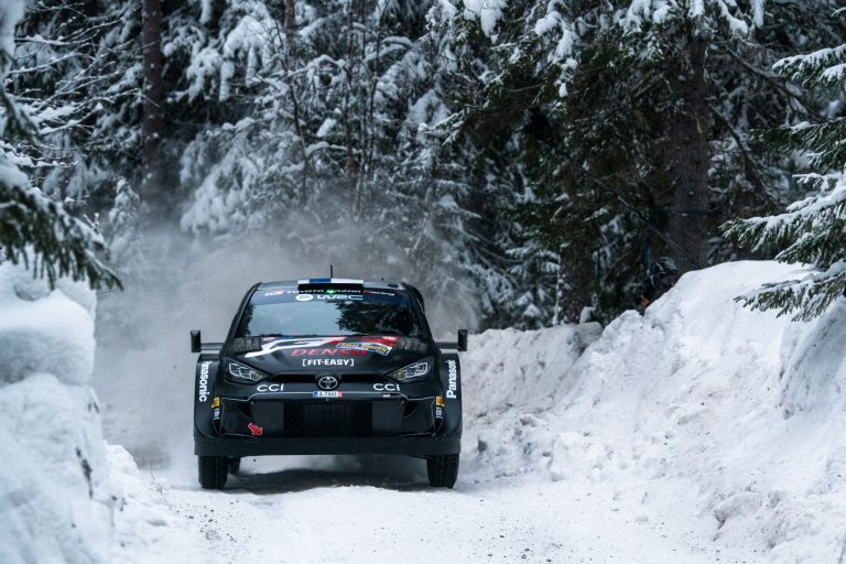 WRC: Kalle Rovanpera primo leader in Svezia