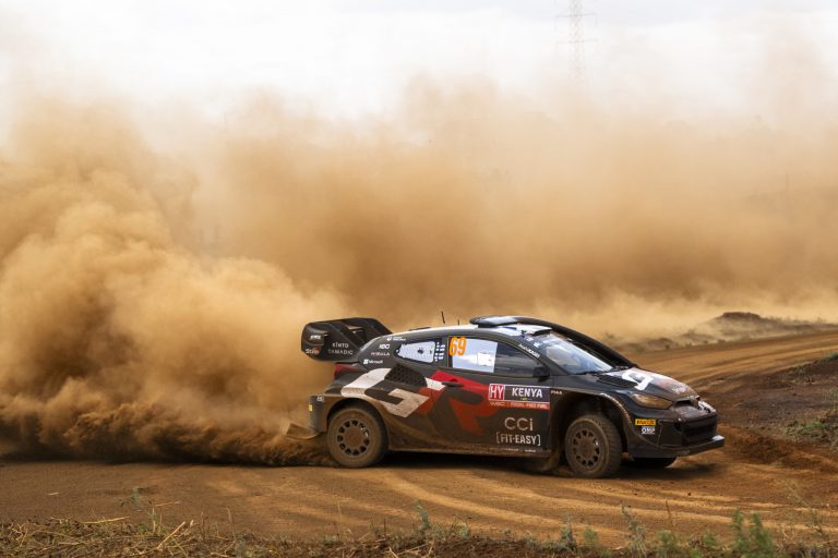 Safari Rally: Rovanpera domina la prima tappa, disastro Hyundai