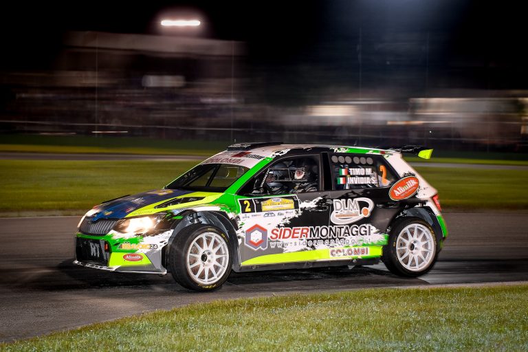 TRITTICO DI SKODA FABIA R5 AL COMANDO DEL 25° RALLY CITTÀ DI CASARANO: IL PRIMO LEADER È MARCO TIMO.